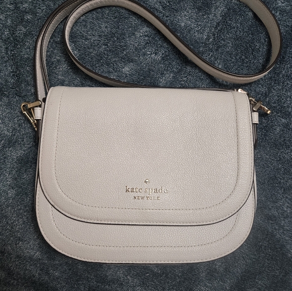 Kate Spade White Crossbody Bag with Minimalist Design - Picture 1 of 12